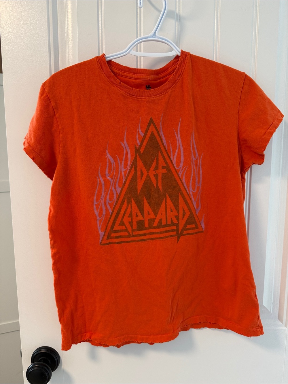 Junk food def leopard distressed tshirt size small